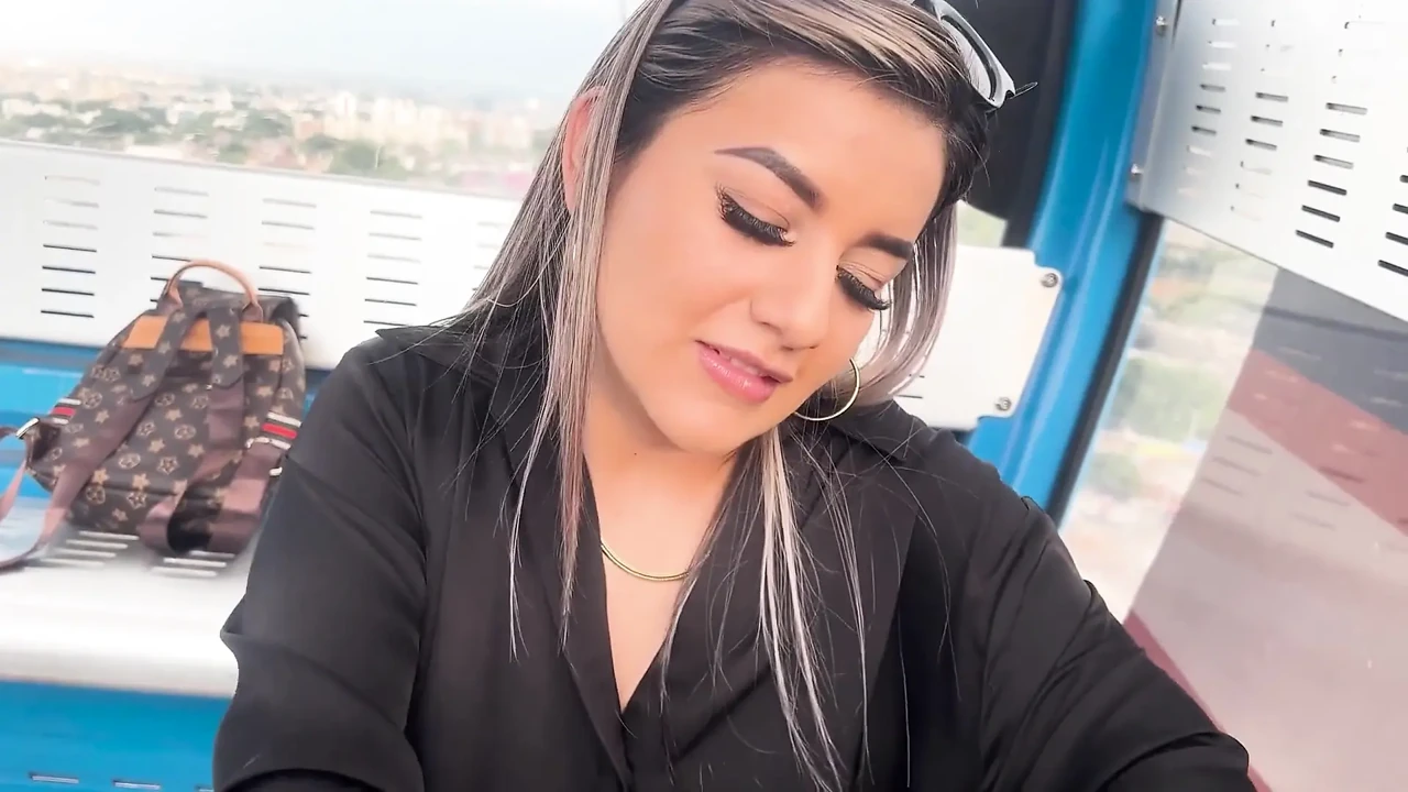 18-year-old Colombian Woman Is Seduced by a Stranger and Has Sex Outdoors at the Mio Cable in Cali Colombia