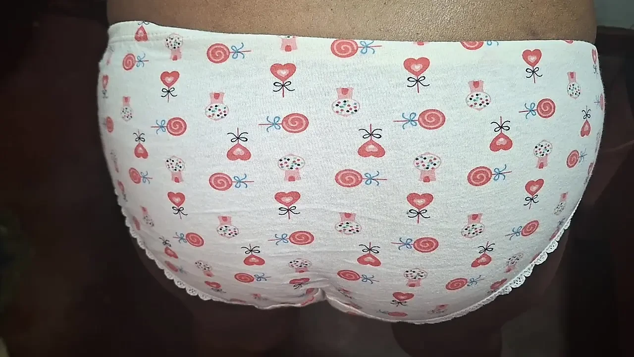Baby Crazy Stepmilf 超级热辣的自拍视频