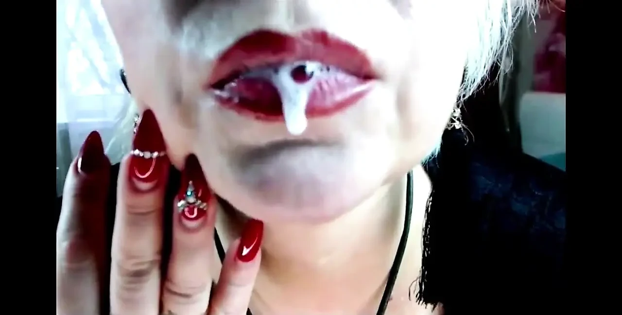 热辣的Aimee熟女 - 来自莫斯科的酷炫熟女网络摄像头婊子生活中的一天