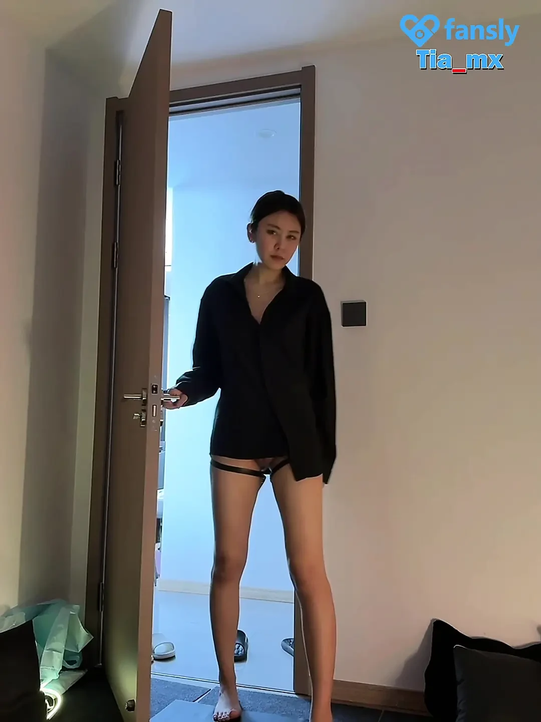 Emika老师变身情趣女王，调教教学主任