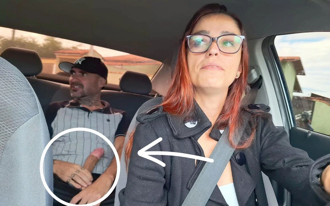 Mulher Motorista De Aplicativo Pega 客户 Se 自慰班多 Por Tras