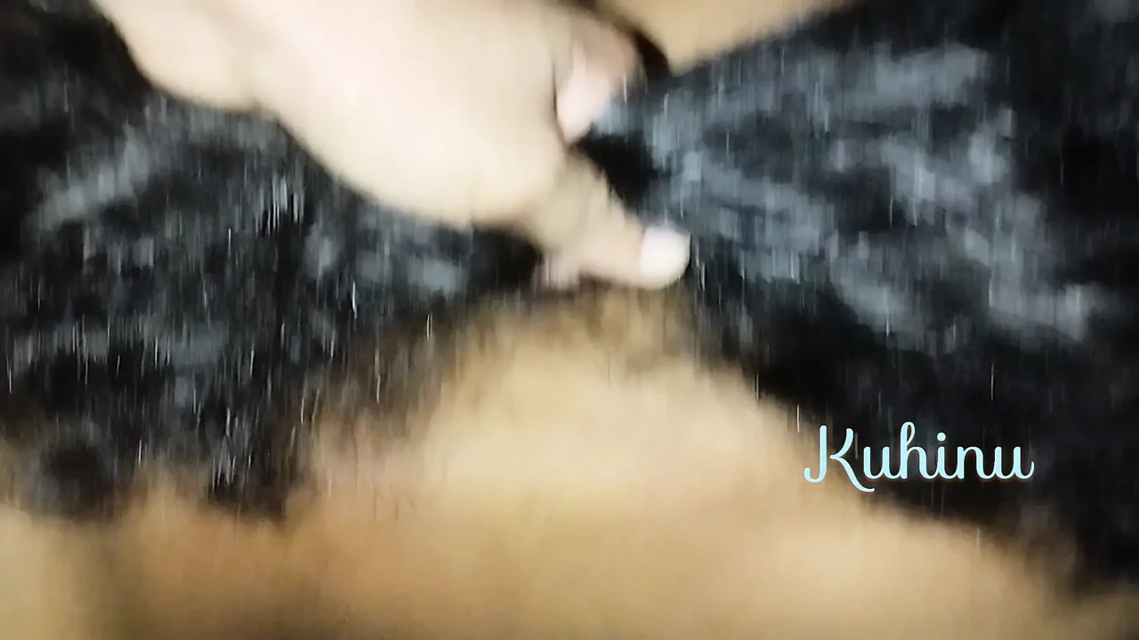 我在用头发抓住她的头发时操了我的继阿姨
