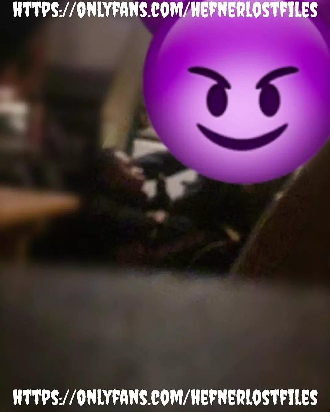 当她给我口交时，她的妈妈打电话给我