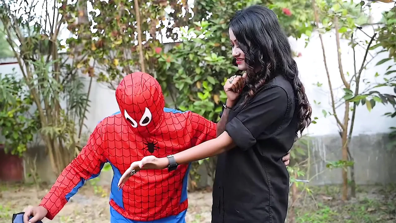 Sudipa ko spider man ne jabbar dasti ghori bna kar pel diya