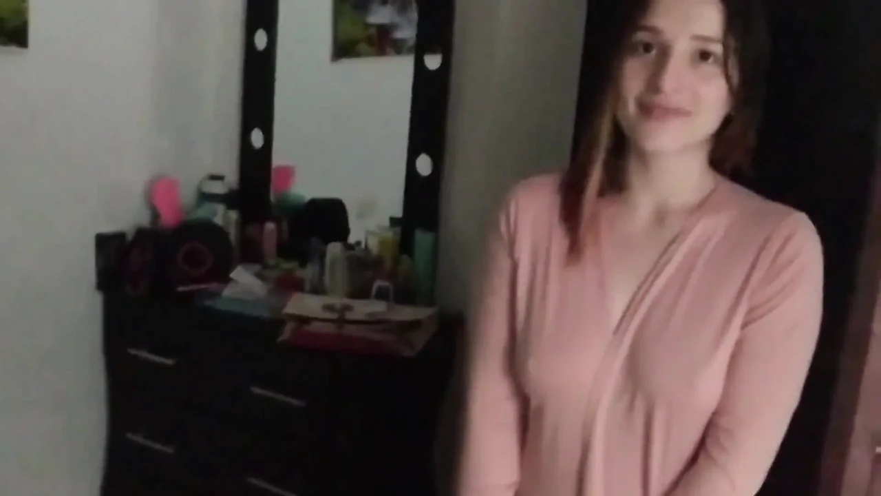女孩更喜欢用她的身体支付租金，而不是与EDINERO 第1部分