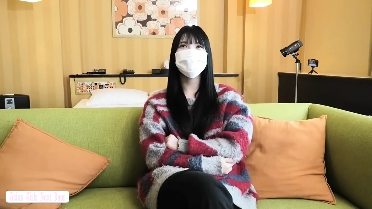 离开过去, 优雅的服装店美女开始一个难忘的新篇章