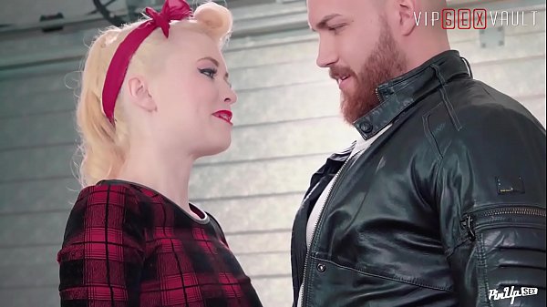 vip_sex_vault_-_classy_misha_cross_seduce_and_goes_hardcore_with_her_horny_lover