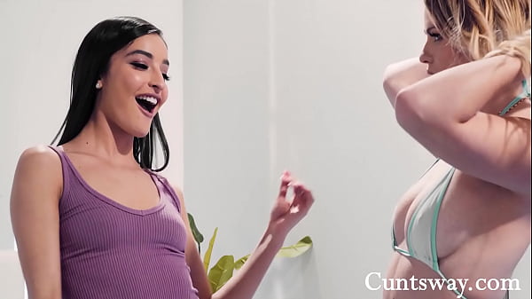 bi-sexual_bestfriend_seduces_me