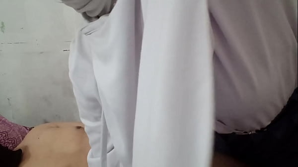 viral_siswi_indonesia_sepong_kontol_kakak_tiri