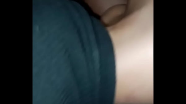 pembantu_asal_indonesia_relakan_memeknya_di_ngentot_majikannya_demi_uang_tambahan