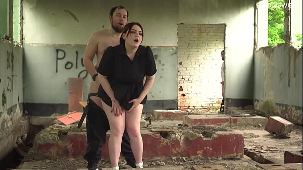 bull_cums_in_cuckold_wife_on_an_abandoned_building