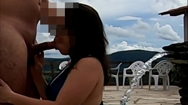 sexo_piscina_namorada_gostosa