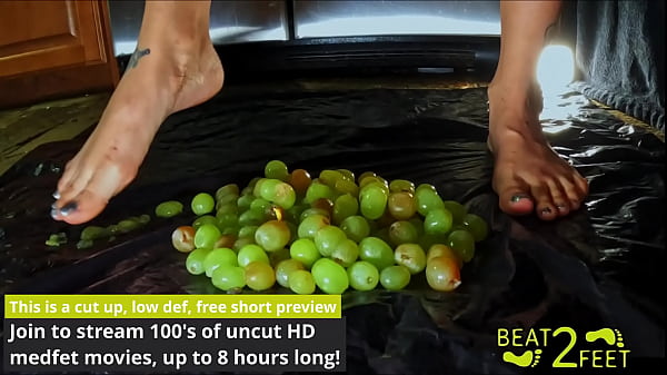 raven_rogues_toes_destroy_a_bunch_of_grapes_and_little_man_full_foot_fetish_movie_beat2feet_