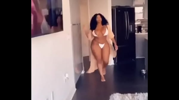 rica_morena_tetona_y_nalgona