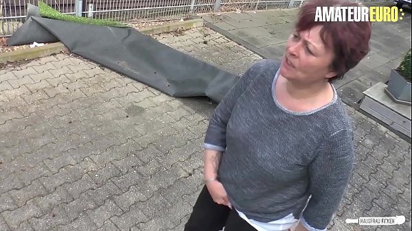 hausfrau_ficken_-_sexy_bbw_housewife_invite_neighbor_to_take_care_of_her_pussy