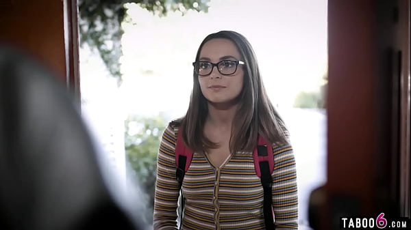 college_girl_was_still_a_virgin_but_the_popular_guy_of_her_fucked_her