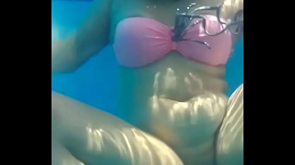 we_liked_bathing_and_fucking_the_corioo_milk_delicious_in_the_water_my_girlfriend_was_horny