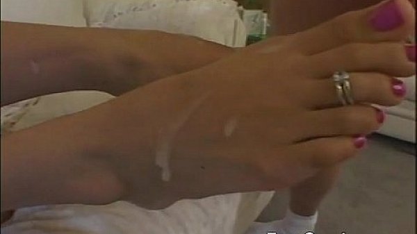 hot_girls_love_playing_with_their_feet