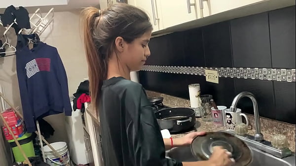 young_stepsister_is_doing_grooming_horny_stepsister_gives_me_her_rich_pussy.