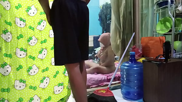 ngentot_istri_teman_yang_lagi_colmek