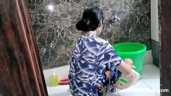hot_desi_housewife